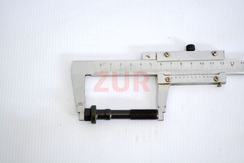 Болт шатунный 4/6BT 3900919 3900919