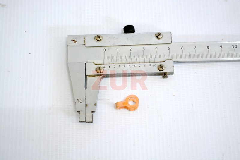 Соединитель обратки и форсунки 4-6 BT 3903380 3903380 / 4942278